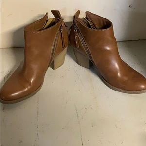 Cognac booties